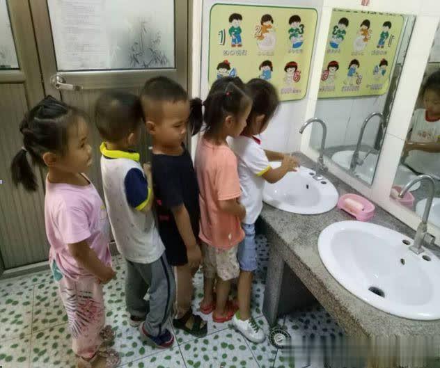 不亂吃東西——河東工業園區實驗幼兒園混齡一班食品安全教育活動 不亂吃東西——河東工業園區實驗幼兒園混齡一班食品安全教育活動