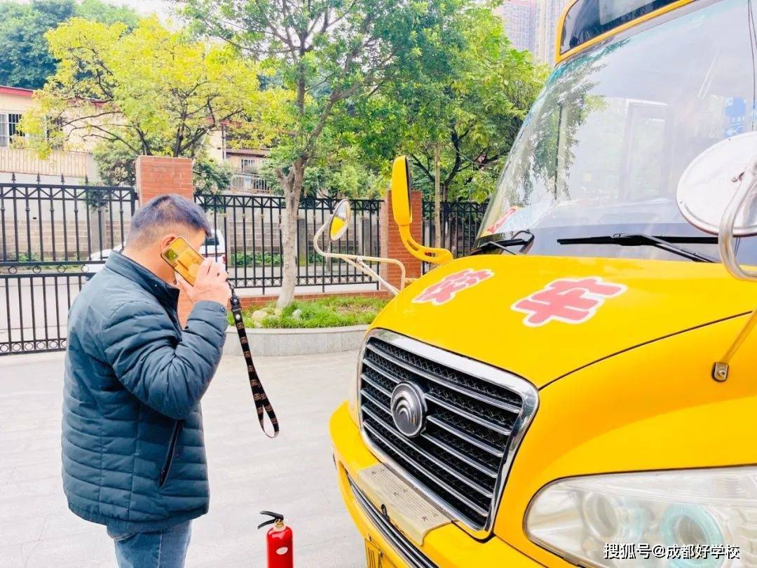 遇事不慌，聽從指揮！柏林陽光幼兒園校車安全演練，為愛護航！