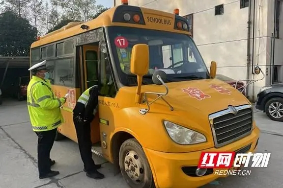 南縣浪拔湖：織密校車“安全網” 守護學生平安行