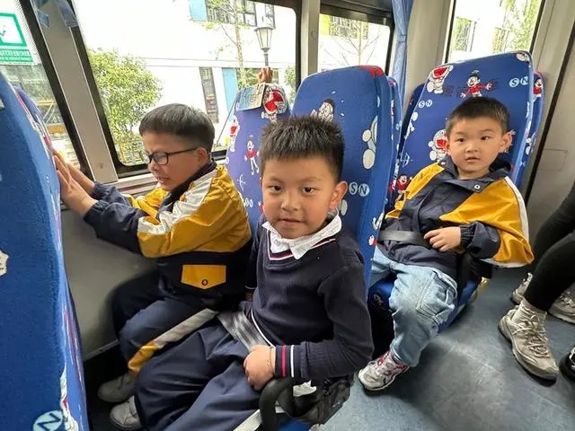 校車著火了可怎么辦？這家幼兒園進行了安全應急演練