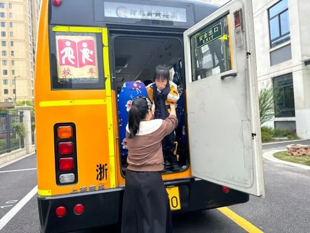 校車著火了可怎么辦？這家幼兒園進行了安全應急演練