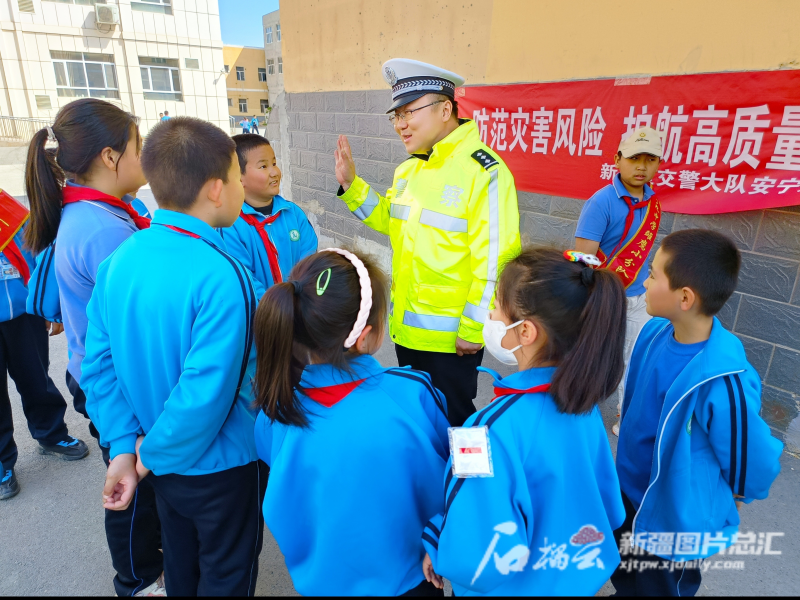 防災(zāi)減災(zāi)進(jìn)校園 看警察蜀黍的科普“課堂” 防災(zāi)減災(zāi)進(jìn)校園 看警察蜀黍的科普“課堂”