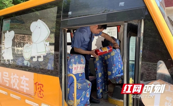 祁東縣:開展聯合安全檢查,筑牢校車安全防線 祁東縣:開展聯合安全檢查,筑牢校車安全防線