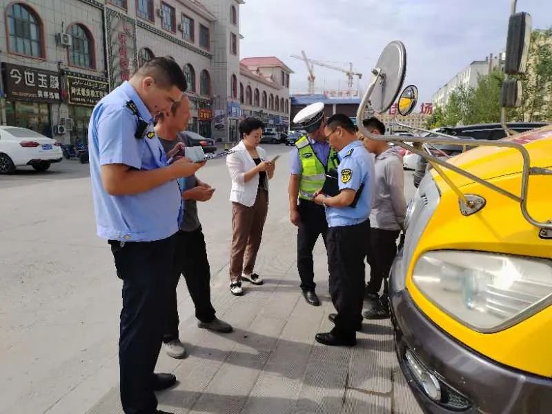 【安全生產(chǎn)月】開展校車“健康體檢” 守護學生出行安全 圖片