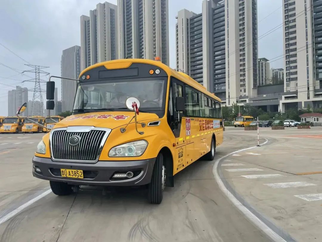 校車駕駛員技能“大比武” | 2000余名“老司機(jī)”亮出真功夫