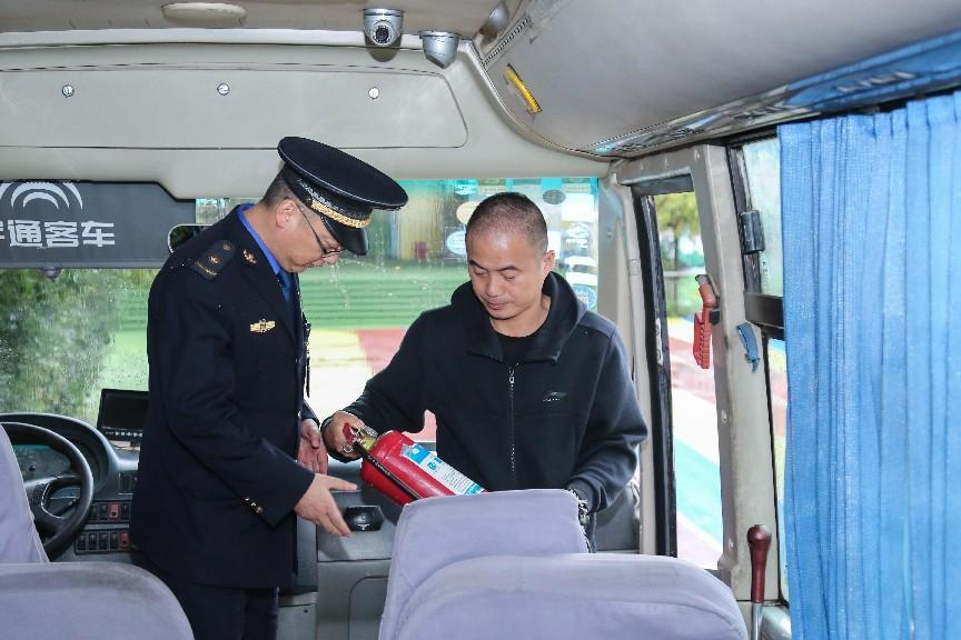 安全“童”行~ 西安國際港務區開展秋冬季校車專項整治行動! 圖片