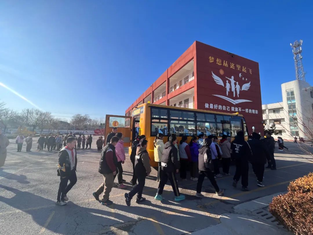 校車演練不松懈 逃生自救記心間 圖片