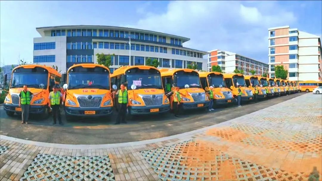 全力以赴!童安校車為一中學子撐起風雪中的安全傘 圖片