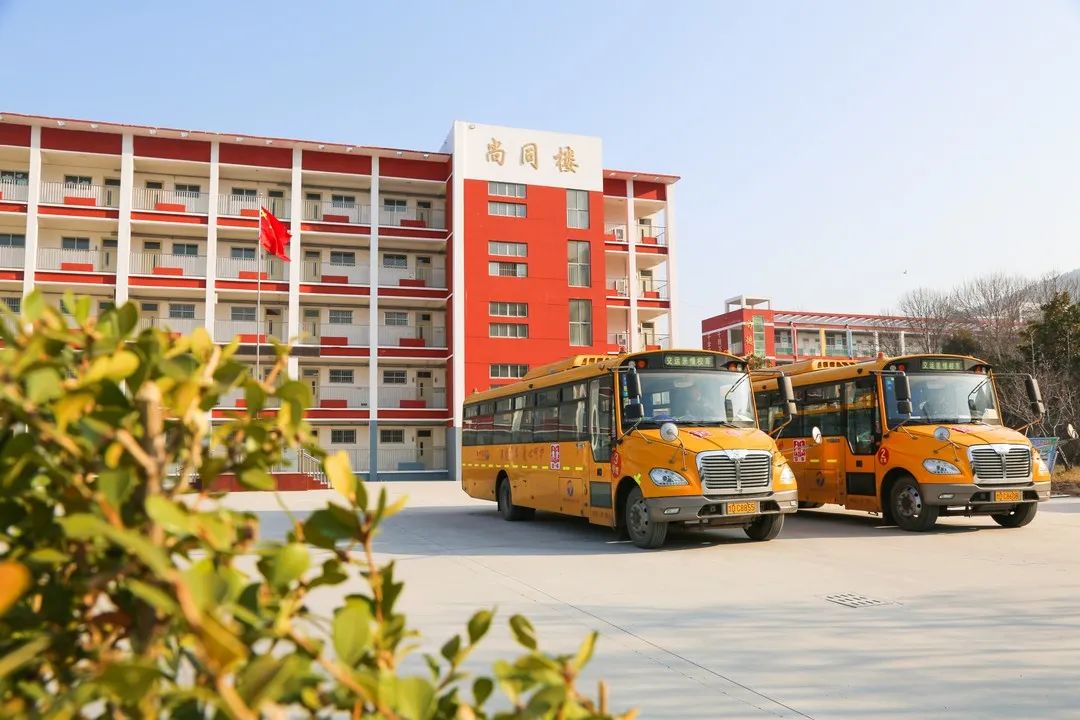 “親情校車行 溫暖求學路” 滕州市木石鎮木石中學校車正式開通 “親情校車行 溫暖求學路” 滕州市木石鎮木石中學校車正式開通