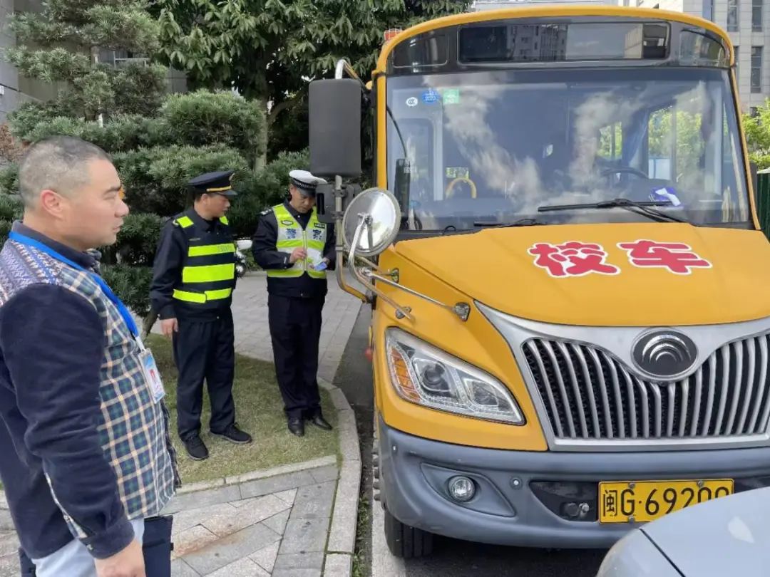 區教育局等四部門開展校車安全管理檢查指導/ 圖片