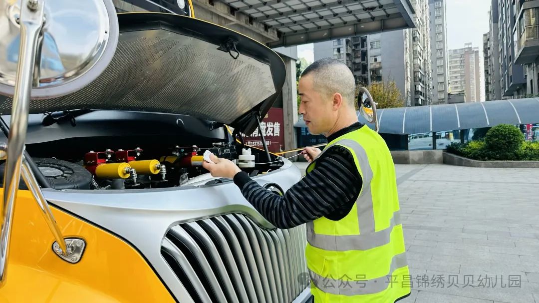 錦繡貝貝 | 校車交通事故應(yīng)急演練 圖片