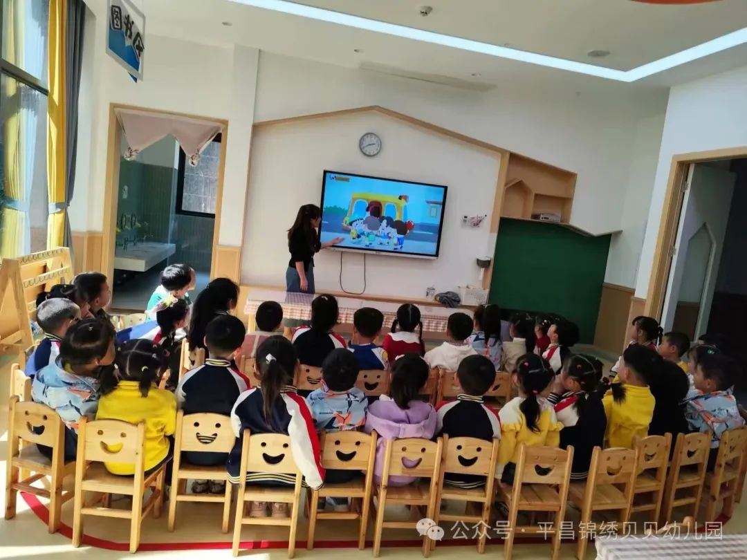 錦繡貝貝 | 校車交通事故應(yīng)急演練 圖片