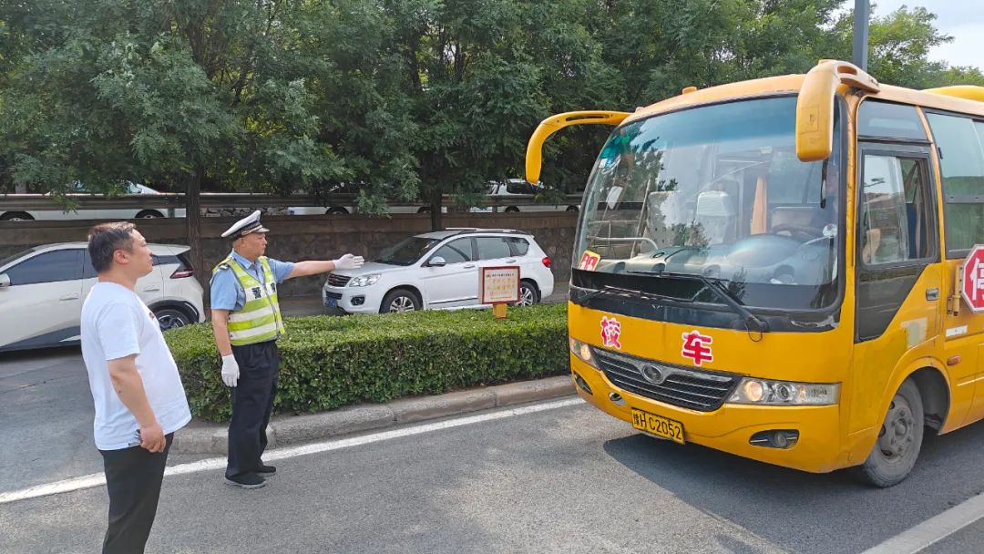 中站區教育局開展校車安全聯合檢查專項行動/ 圖片