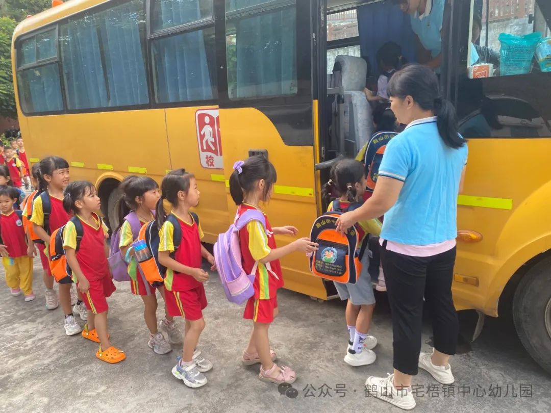 【以演筑“防 ” 安全“童”行】——宅梧鎮中心幼兒園校車安全演練 圖片