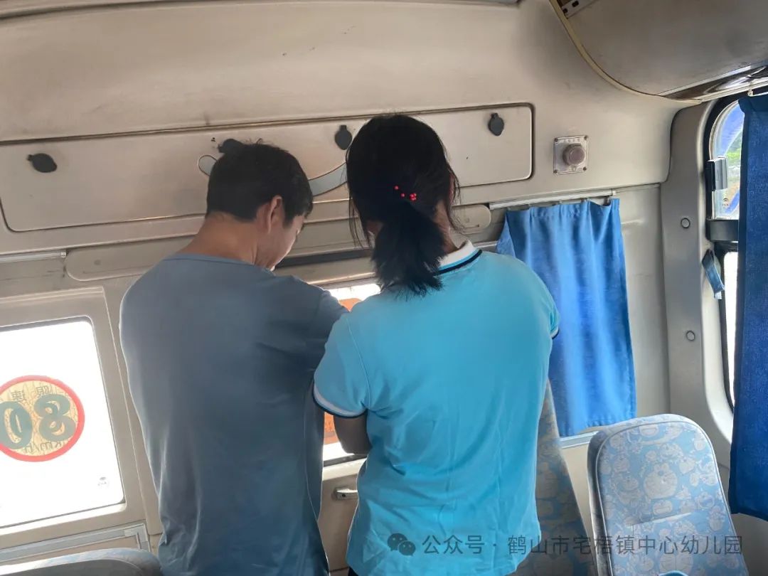 【以演筑“防 ” 安全“童”行】——宅梧鎮中心幼兒園校車安全演練 圖片