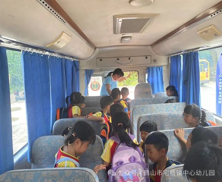 【以演筑“防 ” 安全“童”行】——宅梧鎮中心幼兒園校車安全演練 圖片