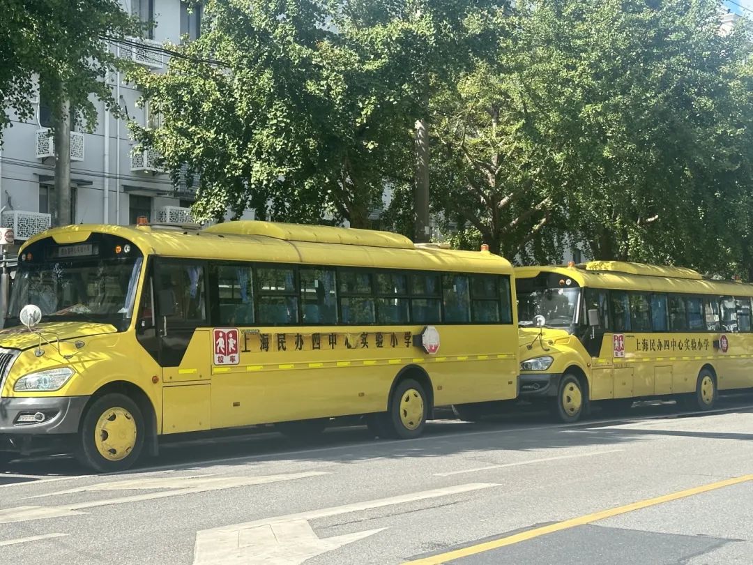 開學在即,安全先行:虹口交警對我區校車展開“大體檢” 圖片