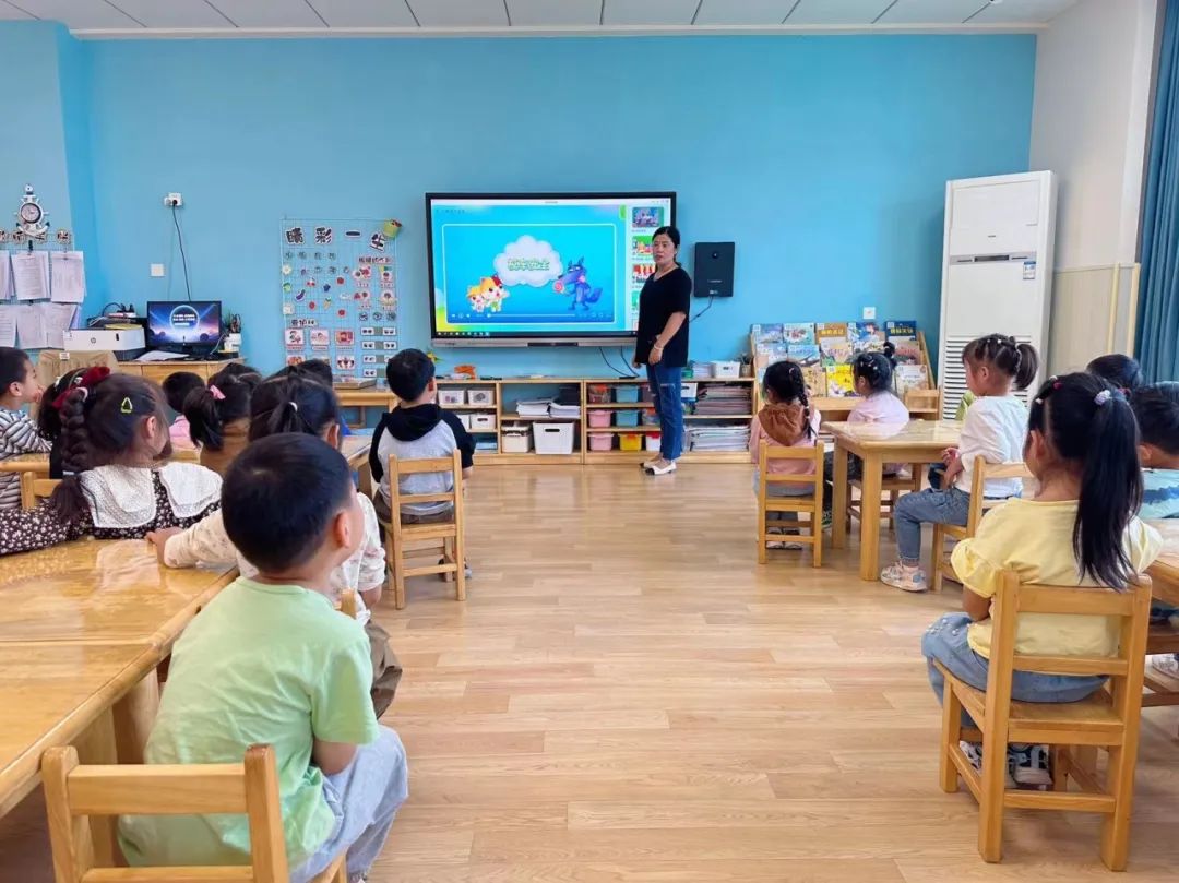 以練筑防 安全啟航 | 興化市陽山幼兒園校車安全應急疏散演練 圖片