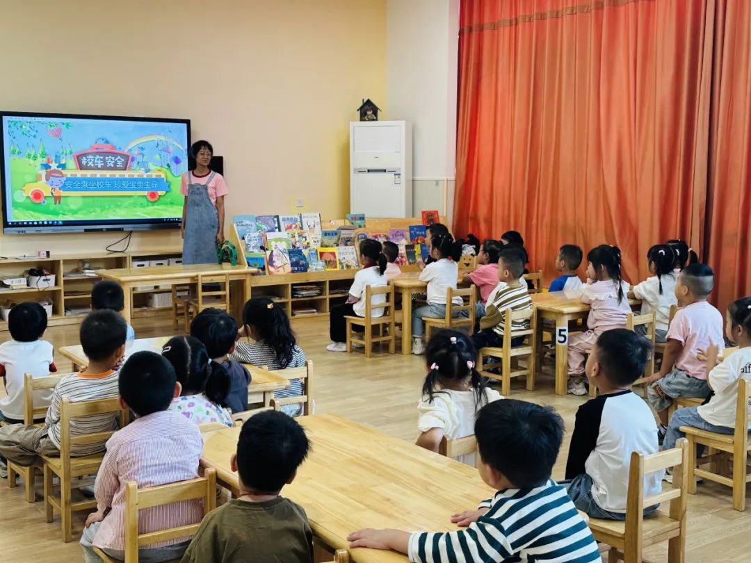 以練筑防 安全啟航 | 興化市陽山幼兒園校車安全應急疏散演練 圖片