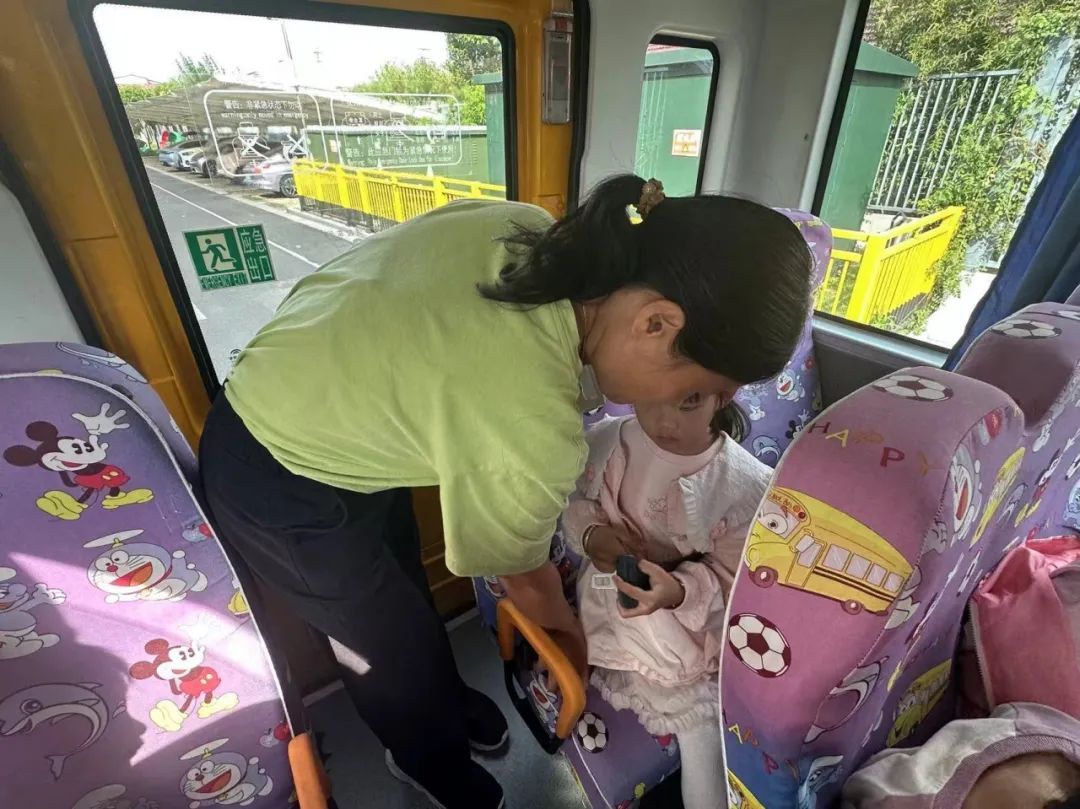 以練筑防 安全啟航 | 興化市陽山幼兒園校車安全應急疏散演練 以練筑防 安全啟航 | 興化市陽山幼兒園校車安全應急疏散演練