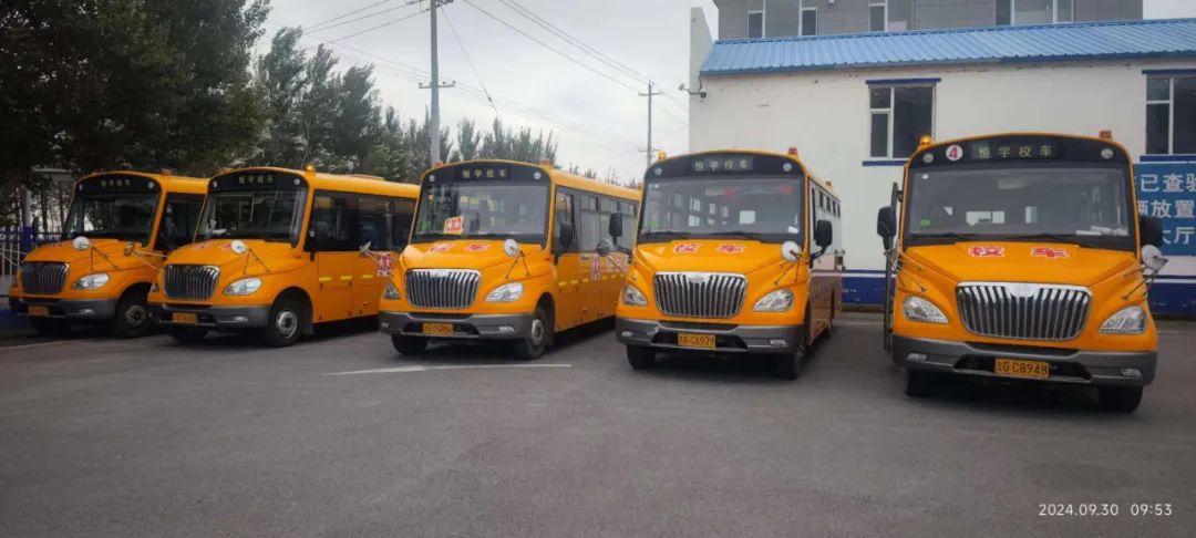 大安交巡警嚴(yán)把校車“體檢關(guān)” 保障學(xué)生乘車安全 圖片