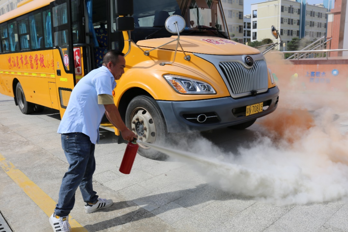 以演筑防,安全“童”行 | 小學部校車應急疏散演練 圖片
