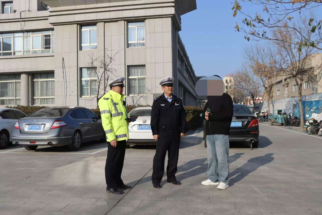 無視學(xué)生安全!未取得校車駕駛資格還敢開車上路! 無視學(xué)生安全!未取得校車駕駛資格還敢開車上路!