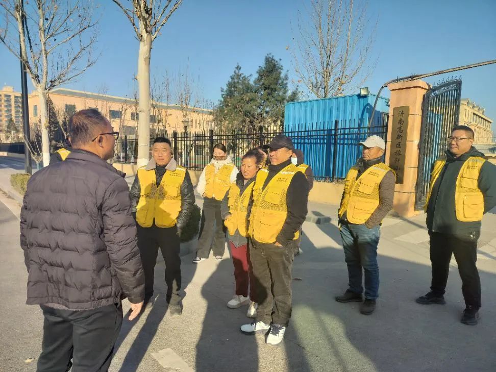 【全環(huán)境立德樹(shù)人】以演筑防 安全護(hù)航——濟(jì)南高新區(qū)稼軒小學(xué)開(kāi)展校車(chē)安全應(yīng)急演練活動(dòng) 圖片