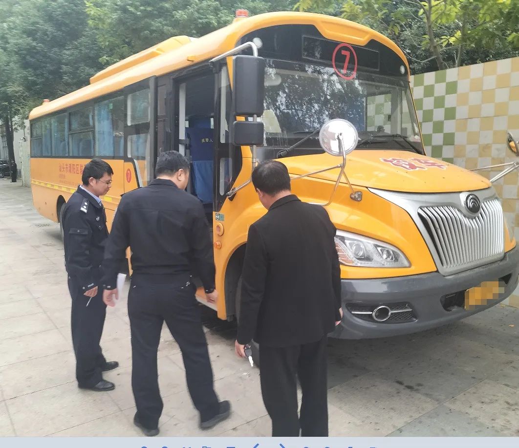 織密交通安全防護網,潮陽交警加強校車安全檢查和校車司機安全宣傳教育 圖片