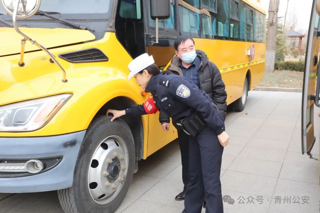 擰緊校車“安全閥” 筑牢學生“平安路” 3+.jpg