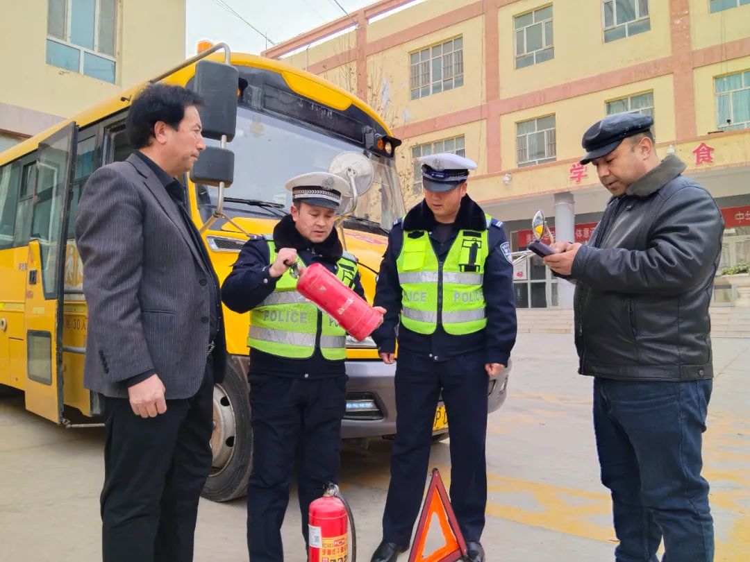 嚴把校車“安全關” 為開學季保駕護航 圖片