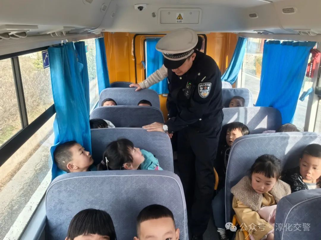 淳化公安交警開展幼兒園校車安全檢查 筑牢幼兒出行安全防線 淳化公安交警開展幼兒園校車安全檢查 筑牢幼兒出行安全防線