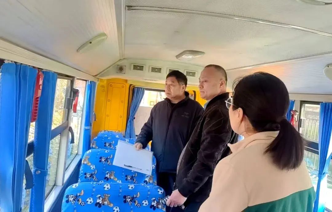 【平安建設(shè)】淇濱區(qū)教體局:擰緊校車(chē)“安全閥” 筑牢交通安全“防護(hù)網(wǎng)” 圖片