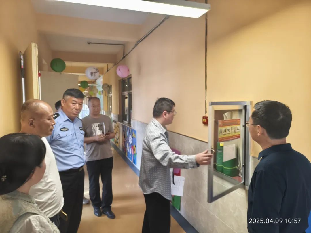 縣應急管理局檢查組到十八里鋪鎮檢查校車安全隱患排查整治工作/ 縣應急管理局檢查組到十八里鋪鎮檢查校車安全隱患排查整治工作