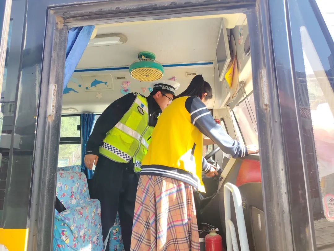 【部門動態】春季攻防宣丨校車安全“大檢查” 筑牢學生“安全路” 圖片