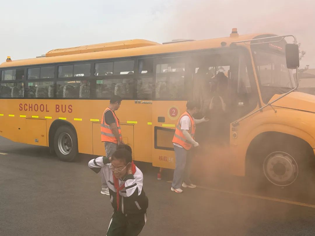 消防意識入人心 應急預案護平安——射陽縣海都實驗小學校車消防應急疏散演練 圖片