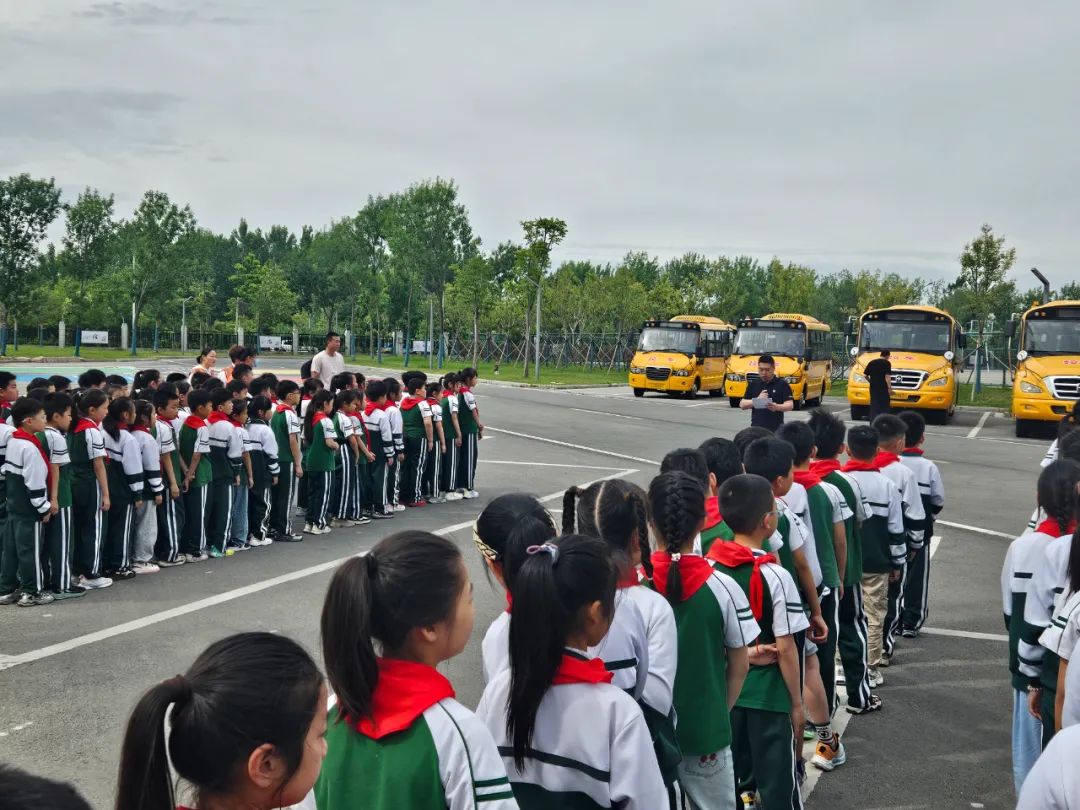 消防意識入人心 應急預案護平安——射陽縣海都實驗小學校車消防應急疏散演練 圖片