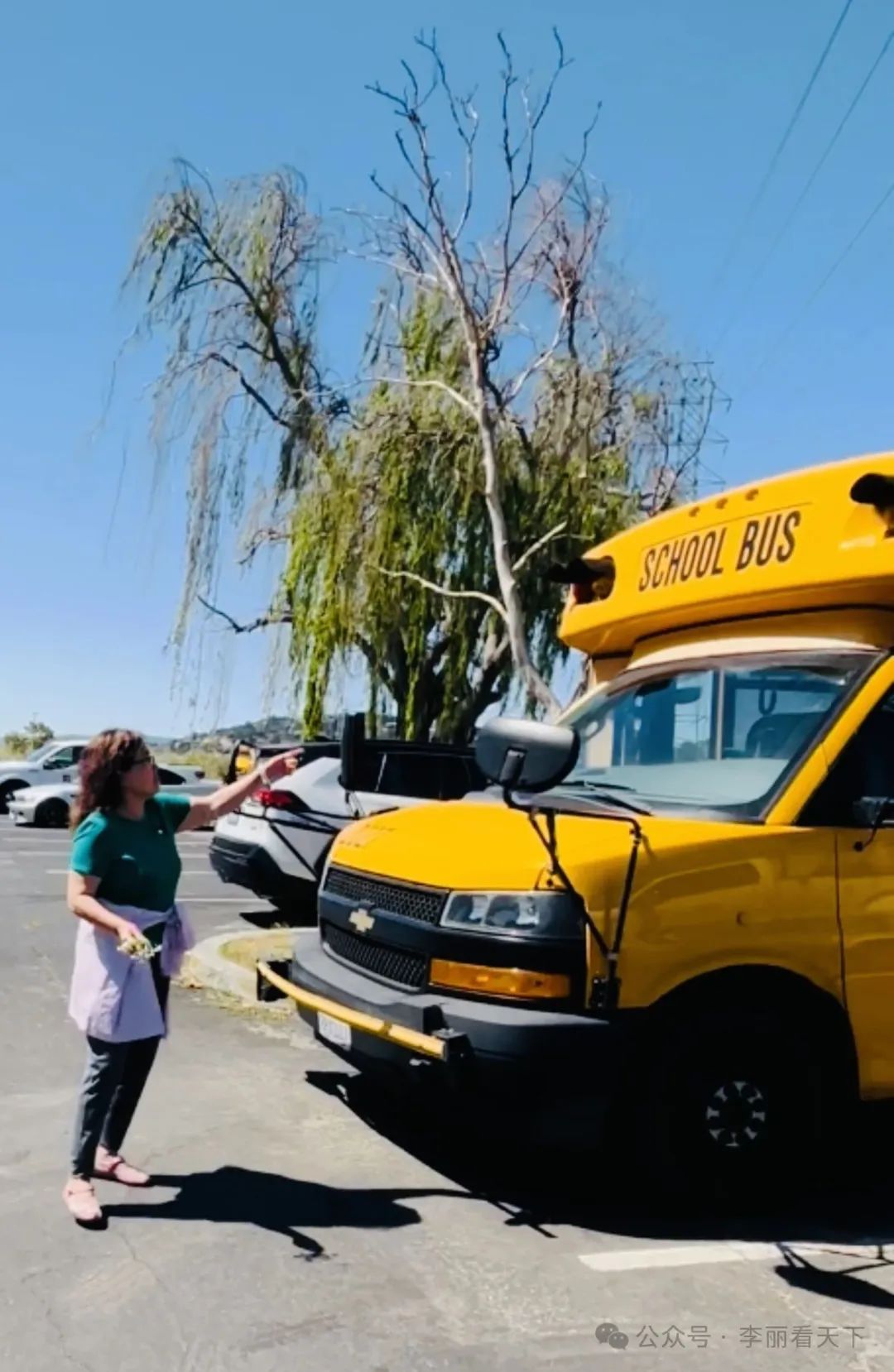 校車,就是這么“霸道”! 校車,就是這么“霸道”!