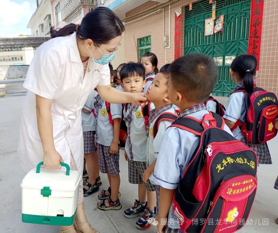 安全“童”行,用心護航——記博羅縣龍華梅雅幼兒園校車安全應急演練 圖片