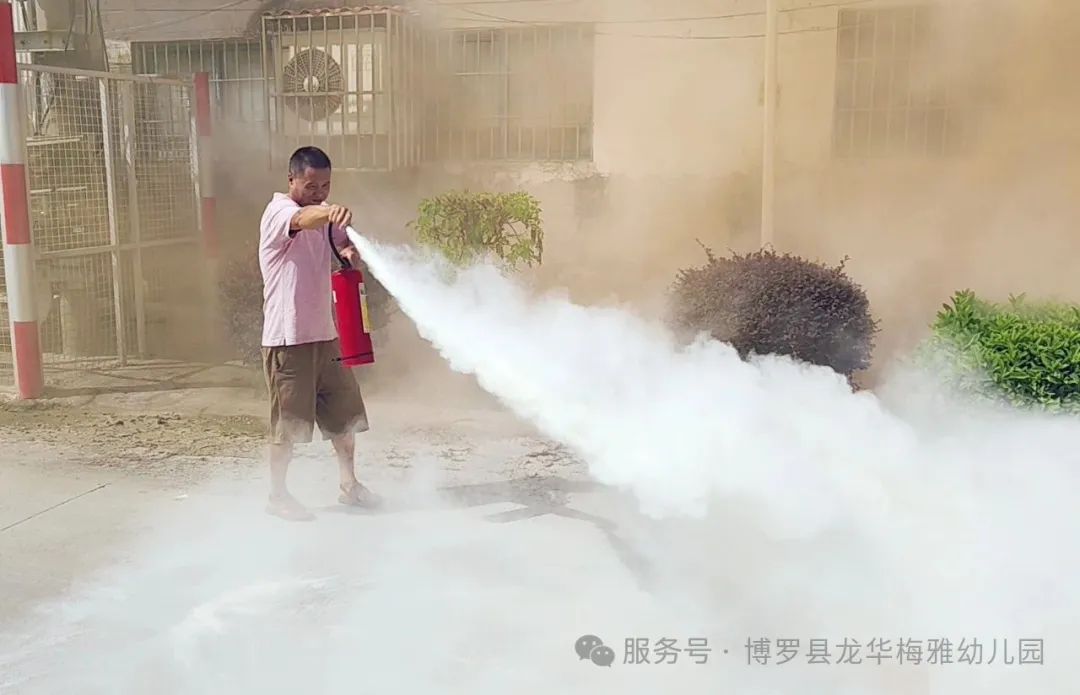 安全“童”行,用心護航——記博羅縣龍華梅雅幼兒園校車安全應急演練 圖片