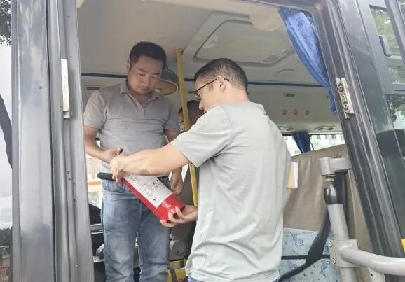 筑牢校車安全防線 守護學生平安出行——樓王初中開展校車安全教育活動 筑牢校車安全防線 守護學生平安出行——樓王初中開展校車安全教育活動