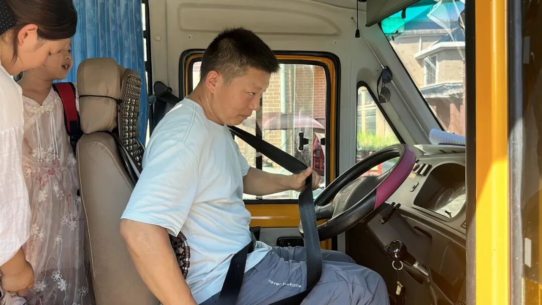 【平安校園】安全“童”行,防患未然——東幼校車應急疏散演練紀實 【平安校園】安全“童”行,防患未然——東幼校車應急疏散演練紀實