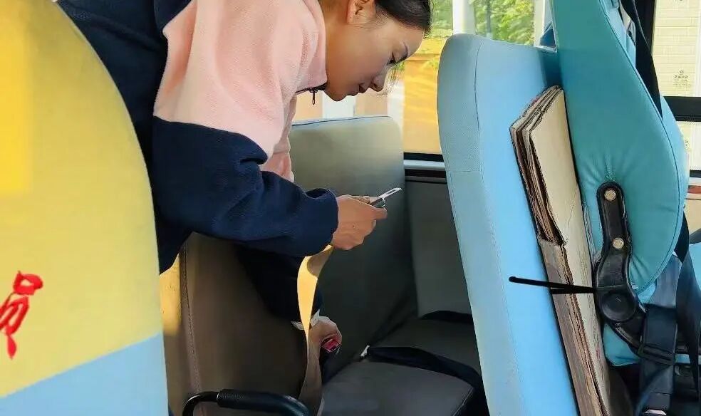 筑牢校車安全 守護成長之路 —— 紅蓮湖第二幼兒園校車安全應急演練活動 筑牢校車安全 守護成長之路 —— 紅蓮湖第二幼兒園校車安全應急演練活動