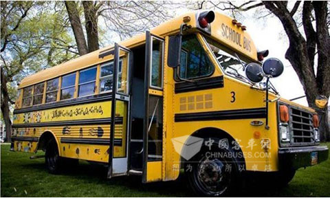 企業爭議校車標準 并非要將標準降格 B型校車