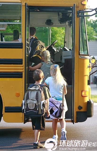 中美實力對比之校車版(圖)