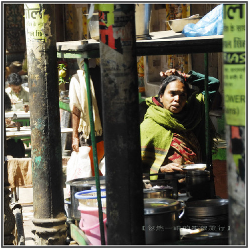 印度交通像廟會 校車很拉風(圖) 印度交通像廟會 校車很拉風(圖)