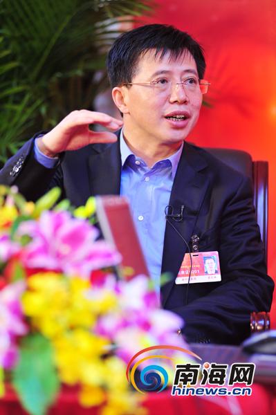 ?？趯W(xué)生何時(shí)能坐上“長(zhǎng)鼻子”校車(chē)？市長(zhǎng)回應(yīng)(圖)