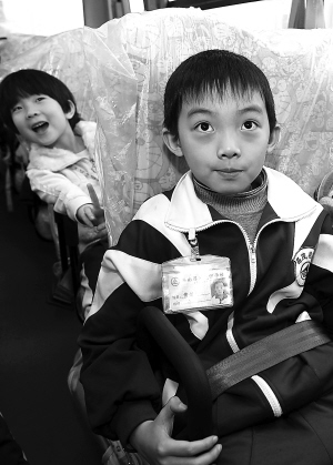 一輛校車的城市之旅(組圖)