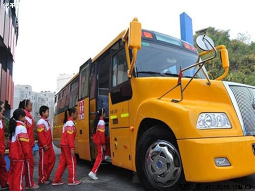 政協委員建議昆明校車接送學生緩解擁堵(圖)