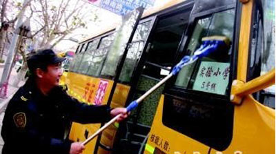 每輛虧7000 青島校車運營難(圖)